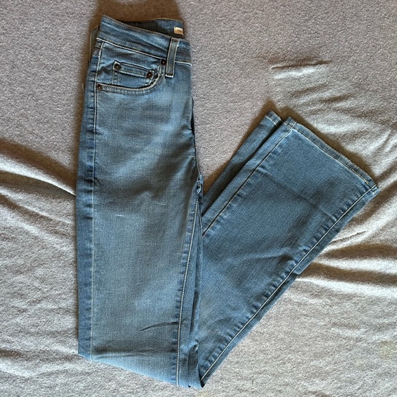 BRAND NEW Levi's Blue 725 High rise Bootcut - Picture 2 of 5